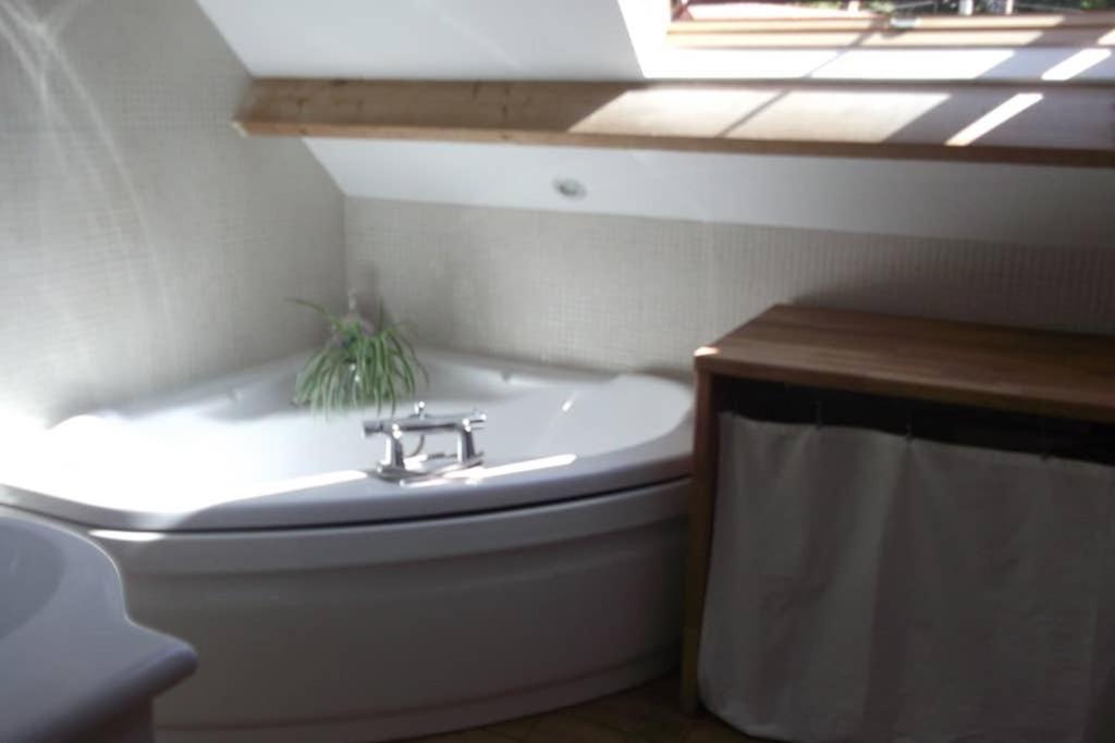 Jolie Maison Avec Jardin - 2 Chambres Le Hamel  Esterno foto
